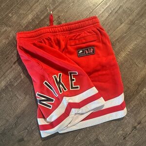 Nike Air Sportswear fleece sweat shorts size Large